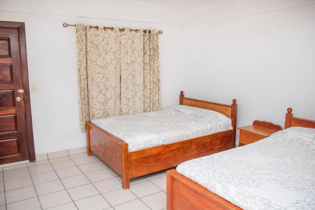 Las Palmas Hotel Corozal Bagian luar foto