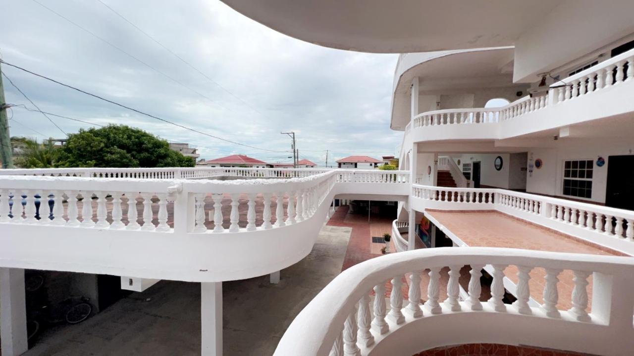 Las Palmas Hotel Corozal Bagian luar foto