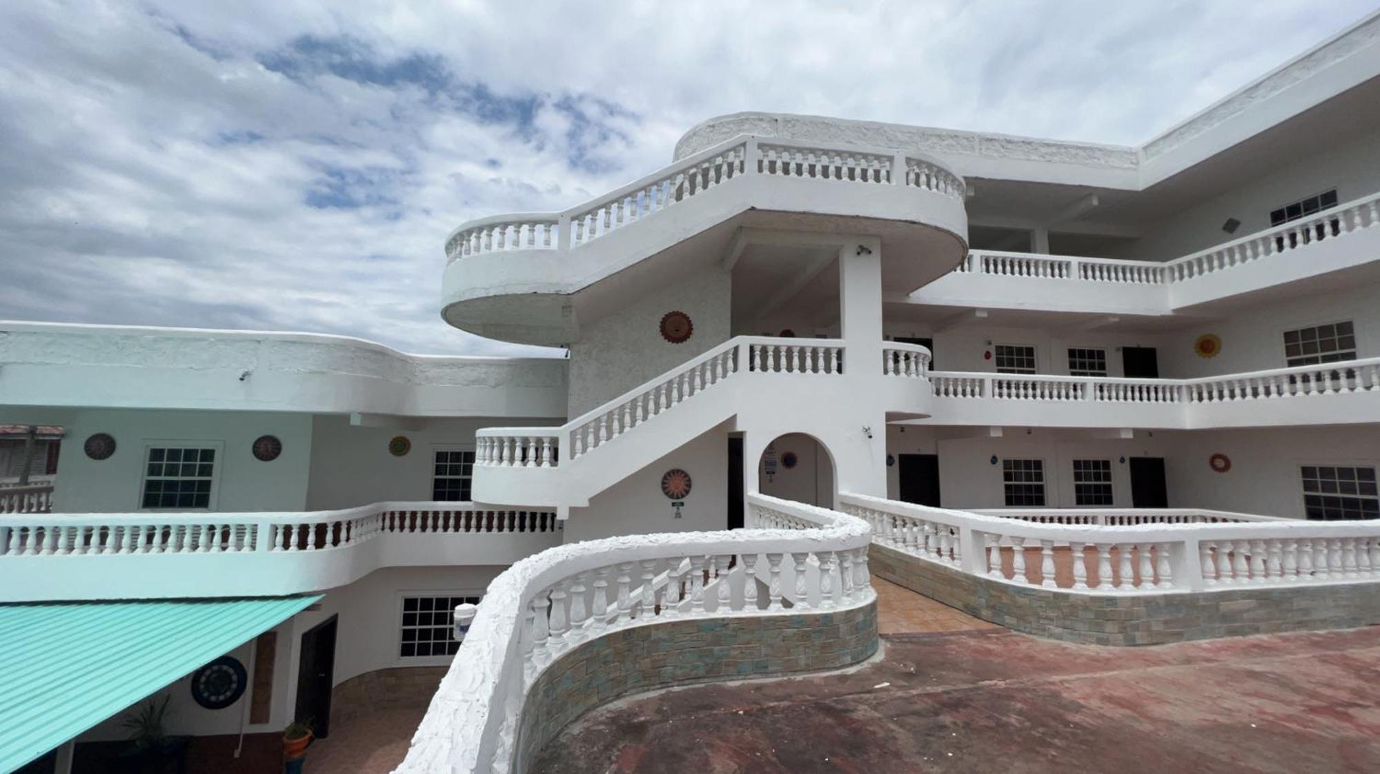 Las Palmas Hotel Corozal Bagian luar foto